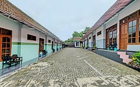 Spot On 91912 Hotel Citra Dewi 2